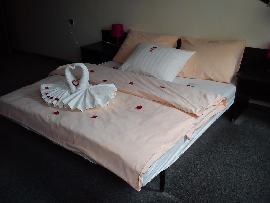 Hotel Pyramida Brno Extérieur photo