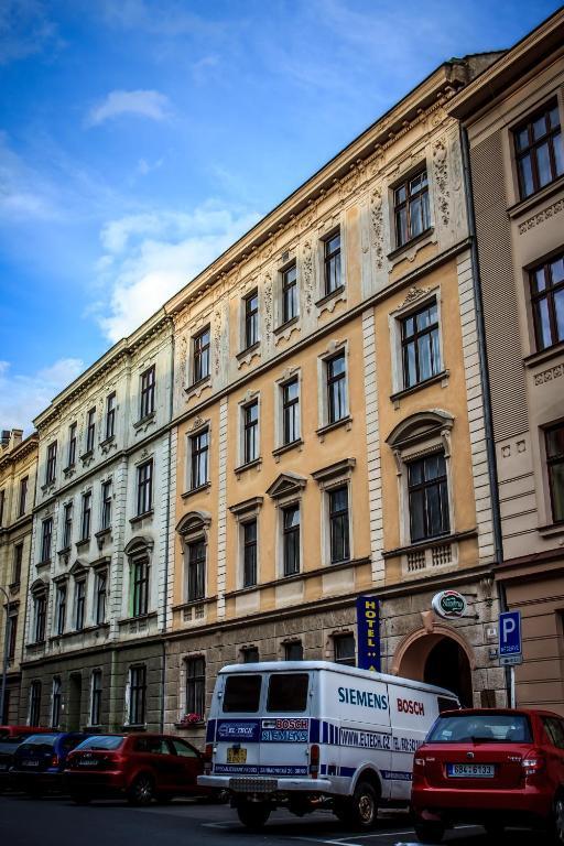 Hotel Pyramida Brno Extérieur photo