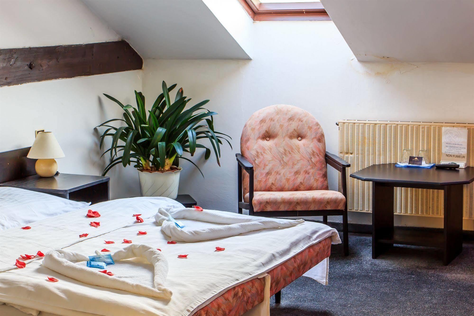 Hotel Pyramida Brno Extérieur photo
