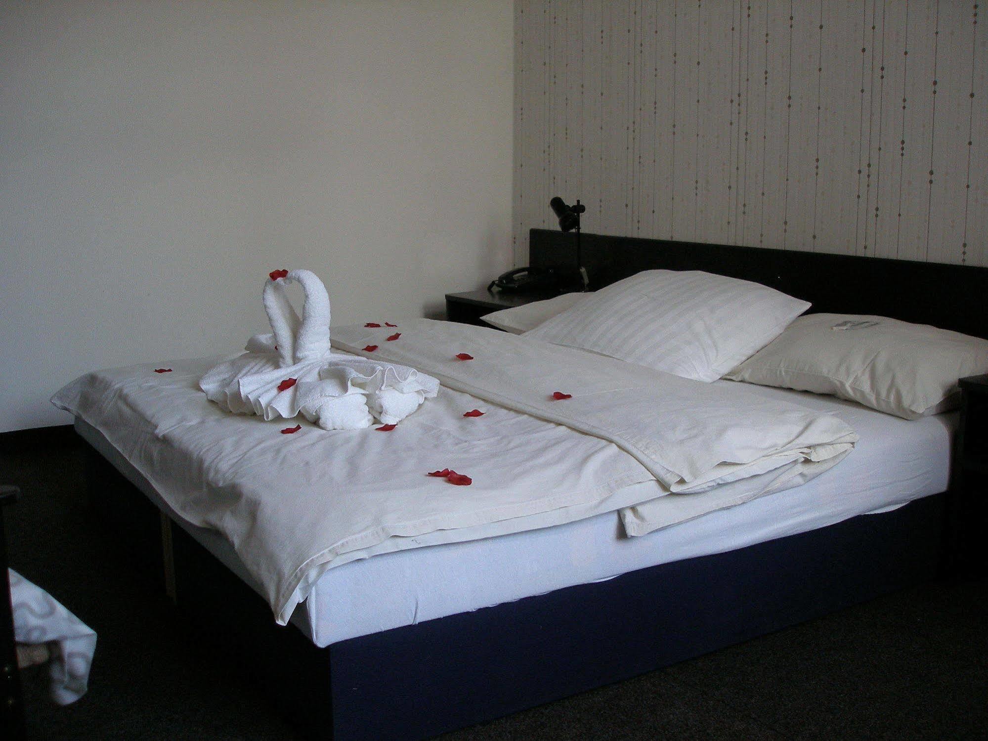Hotel Pyramida Brno Extérieur photo